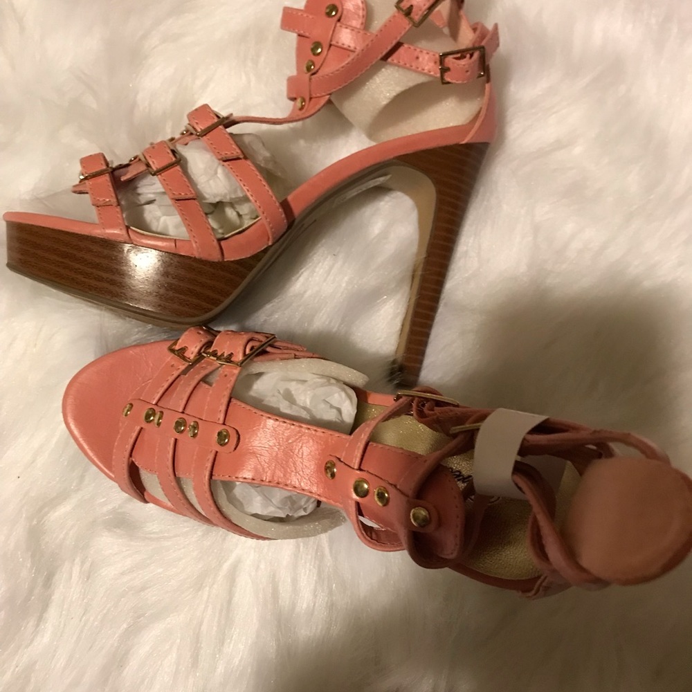 💕💕💕Breckelle’s Platform Heels🌸🌸